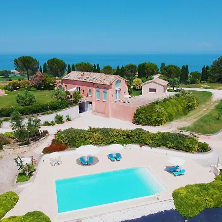 Nontiscordardime Nocleg ze śniadaniem 4*